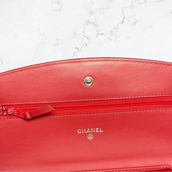 Chanel Patent Quilted Brilliant Wallet On Chain WOC Red - Picture 9 of 12